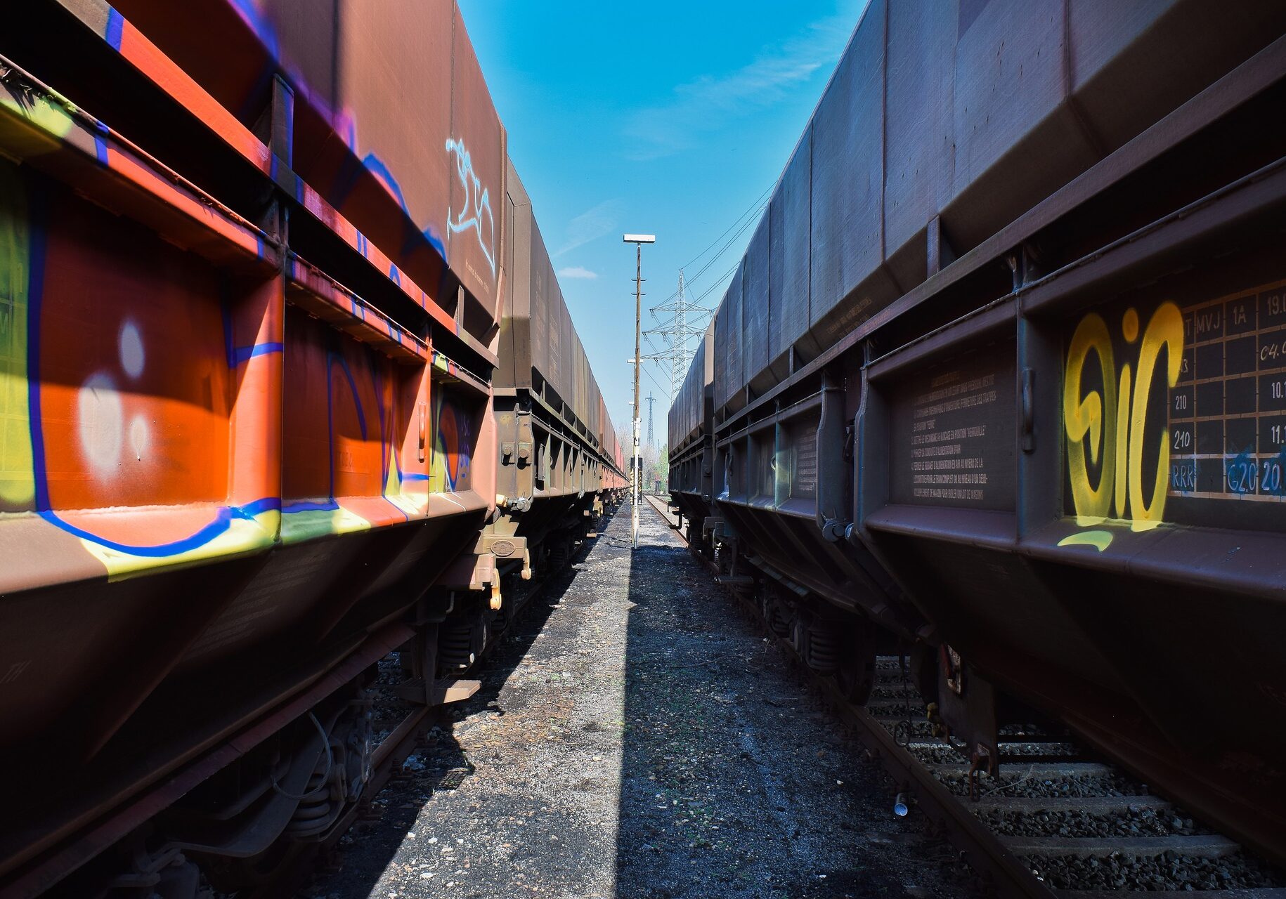 railway-4129213_1920-Image by Michael Gaida from Pixabay